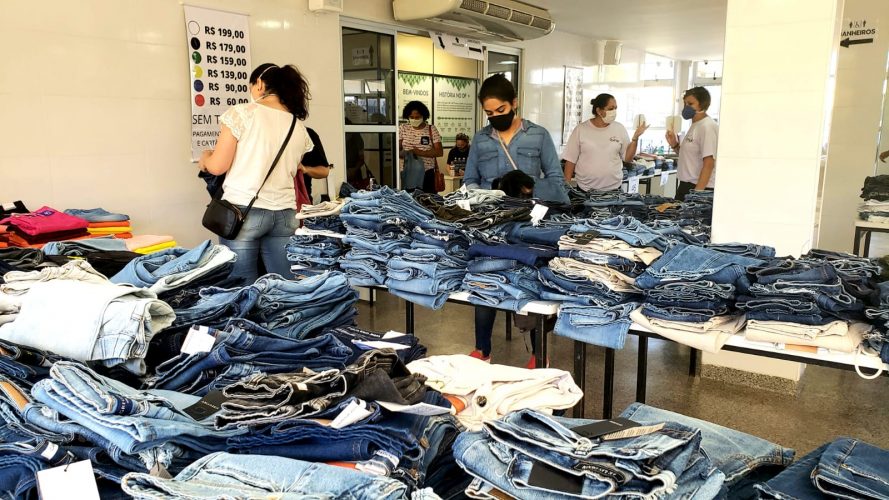 Read more about the article APAE-DF recebe Outlet Jeans Beneficente pelo 2º ano consecutivo