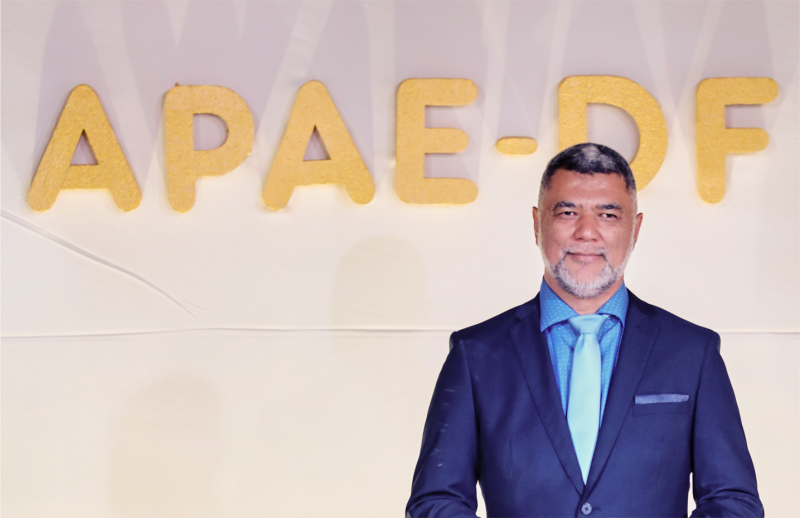 Read more about the article Nota de pesar: APAE-DF perde seu diretor social Kobe Enes